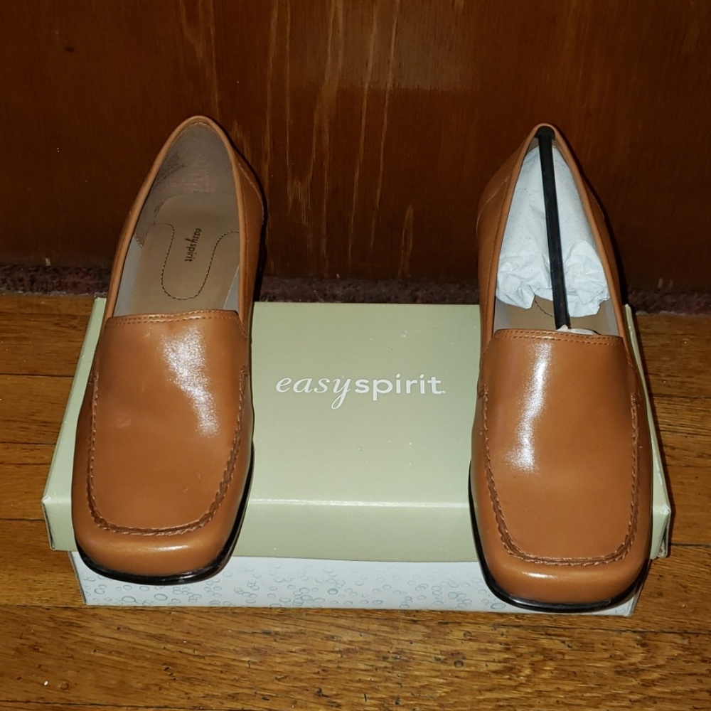 Easy Spirit leather brown casual flats